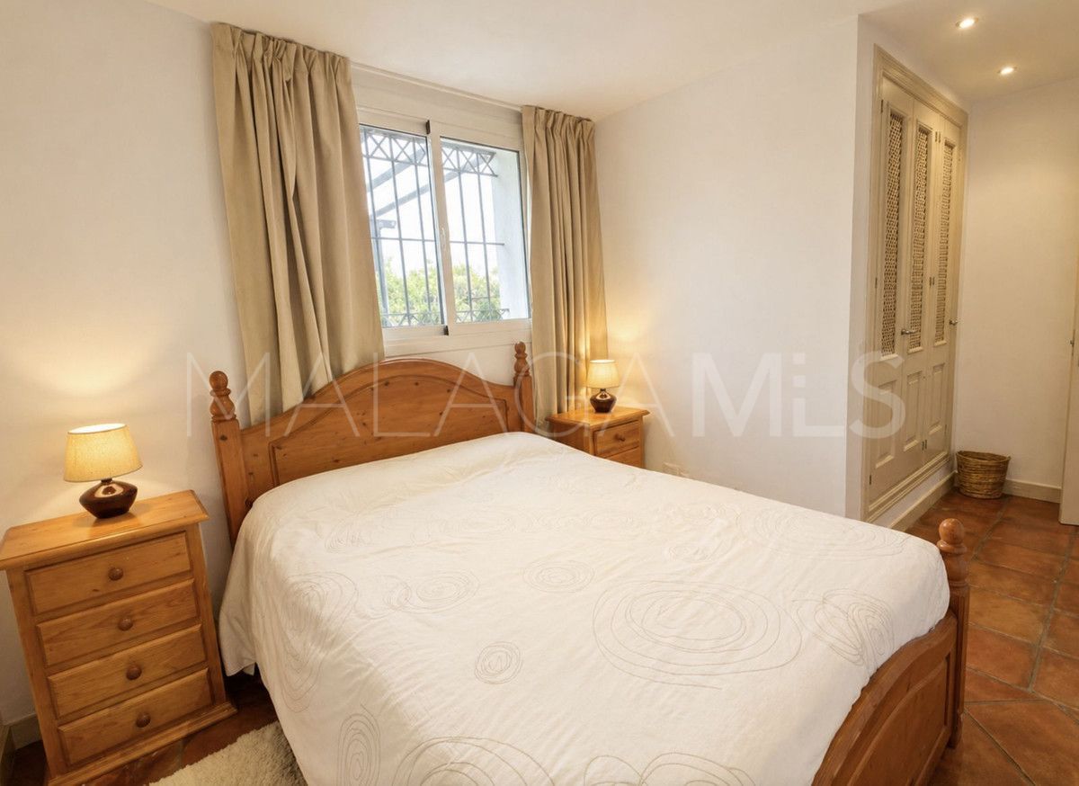 For sale villa in La Duquesa