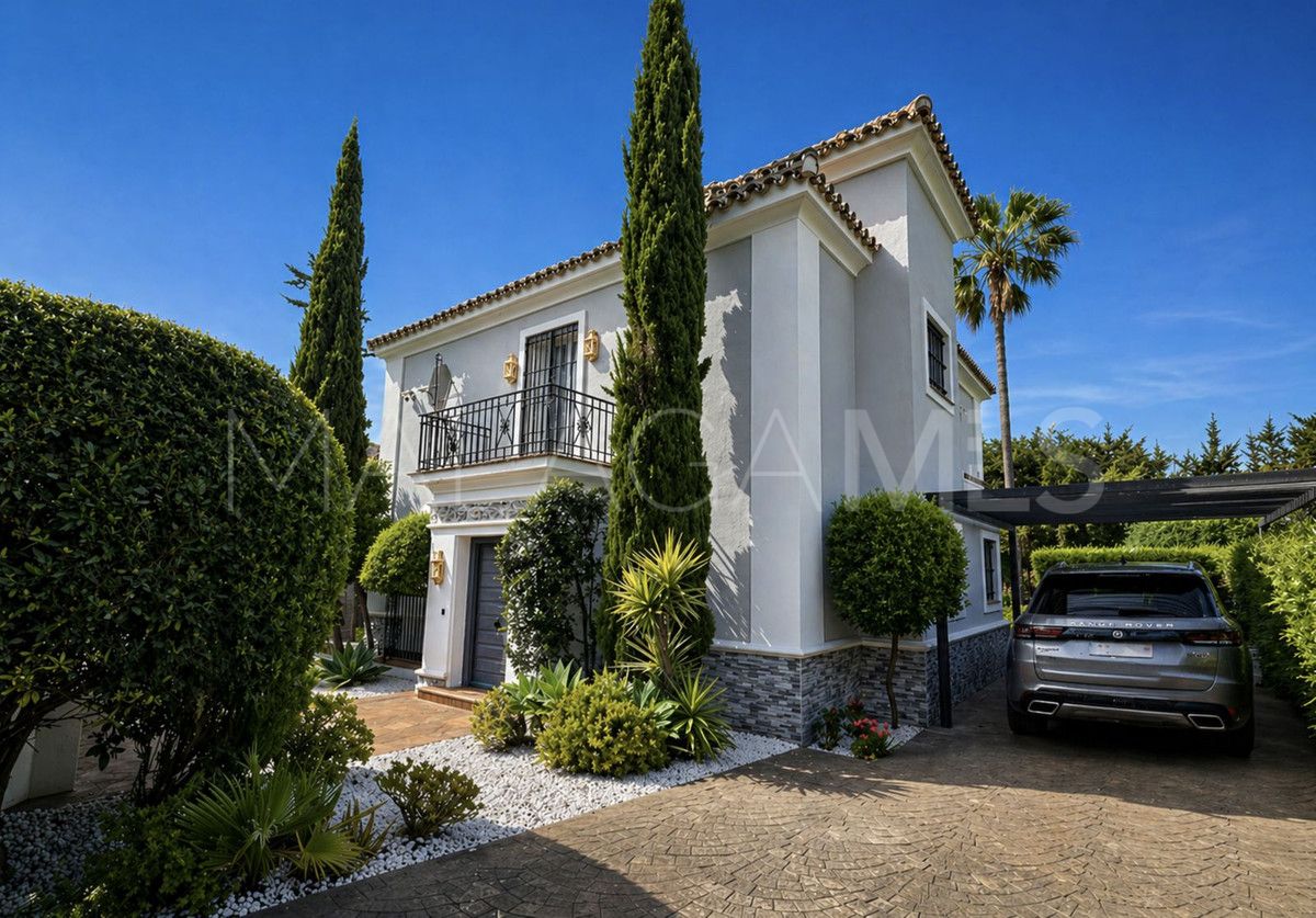 For sale villa in La Duquesa