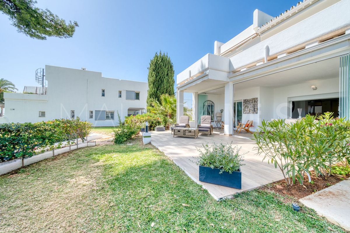 Nueva Andalucia, apartamento planta baja a la venta