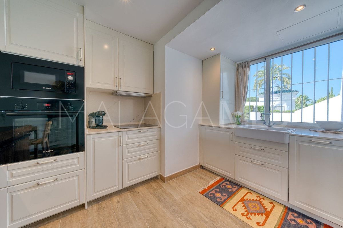 Nueva Andalucia, apartamento planta baja a la venta