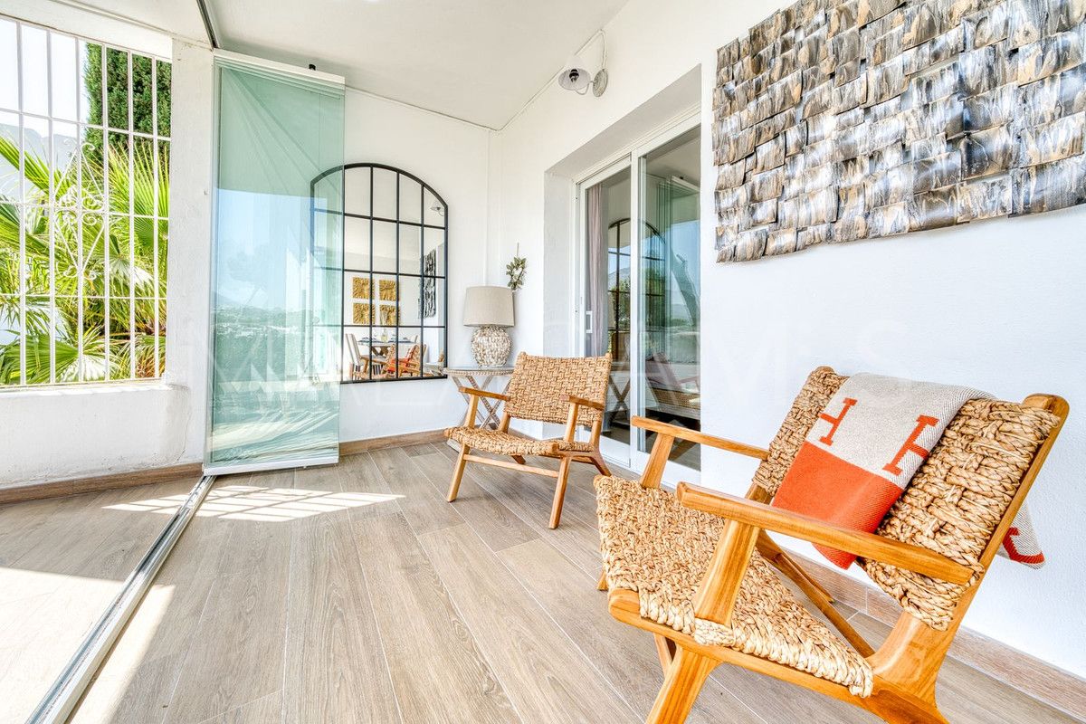 Nueva Andalucia, apartamento planta baja a la venta