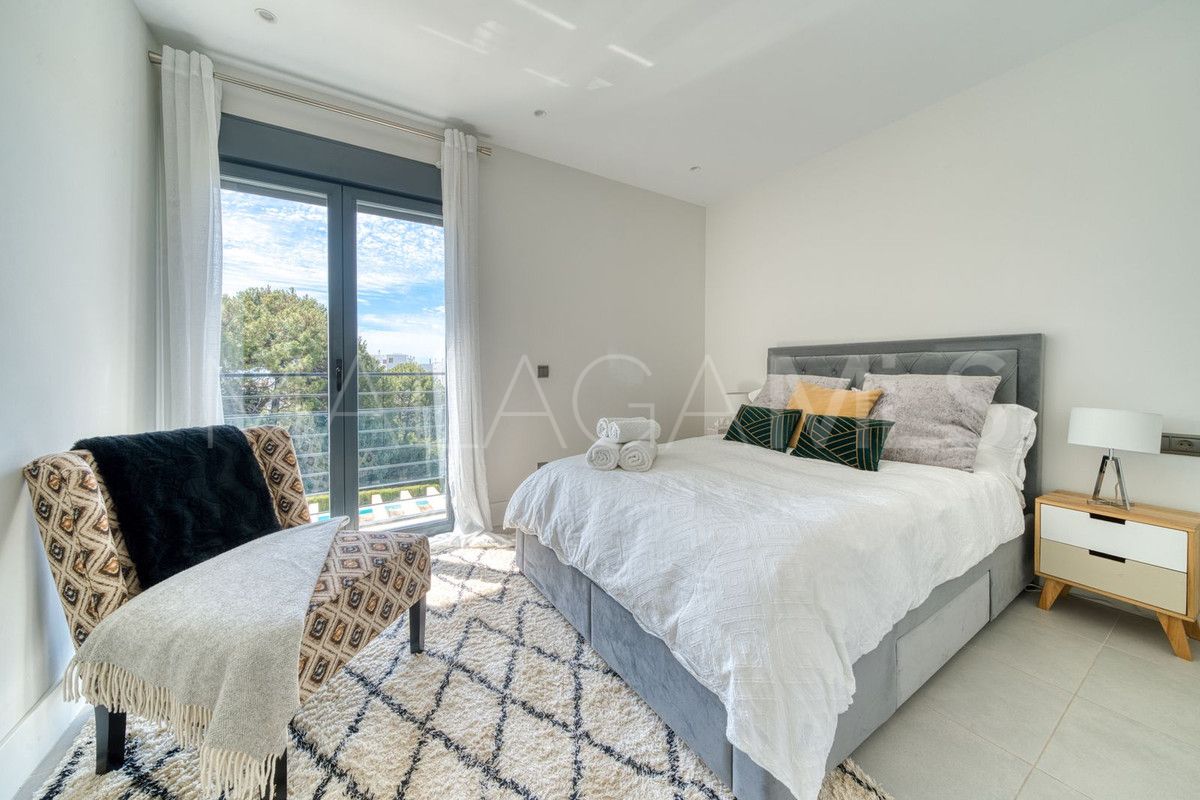 Villa for sale in Estepona