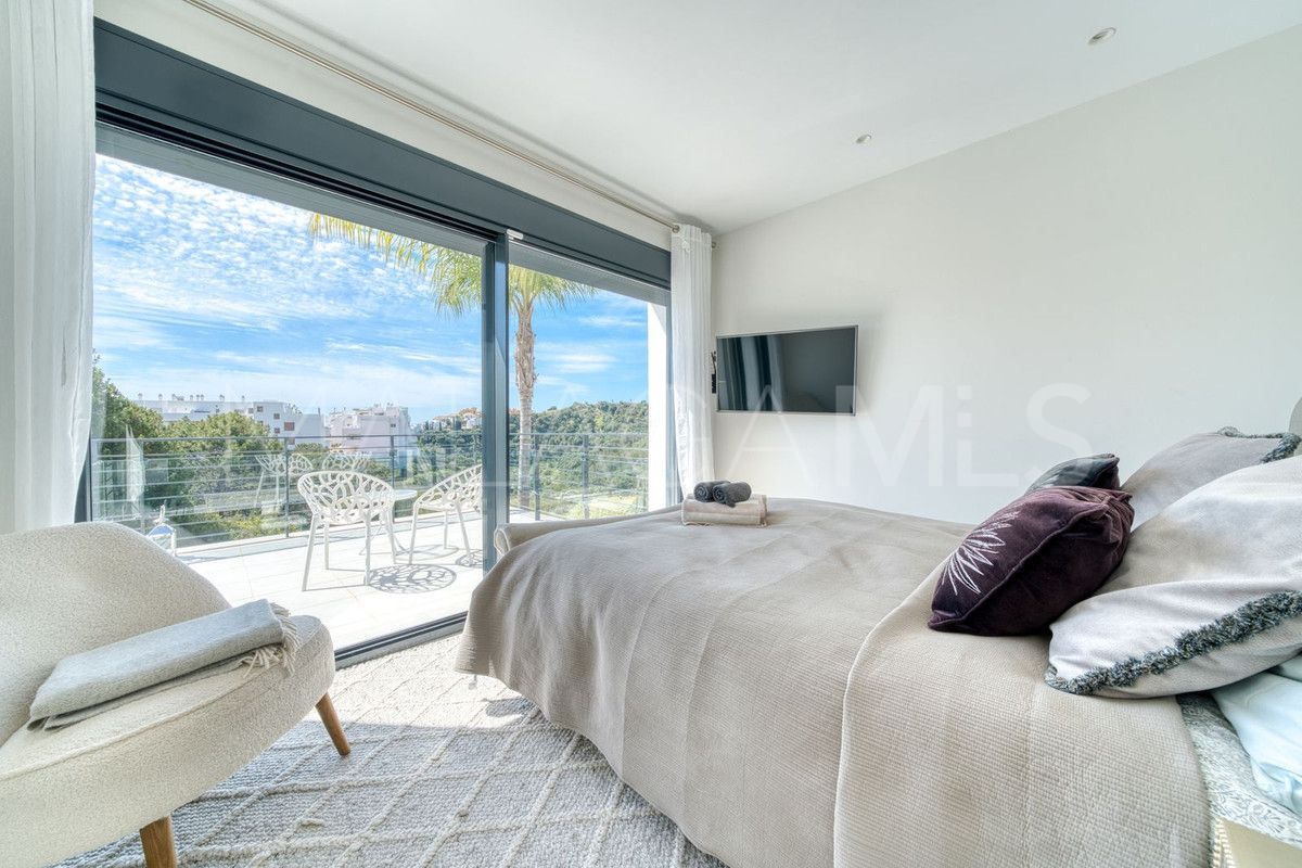 Villa for sale in Estepona