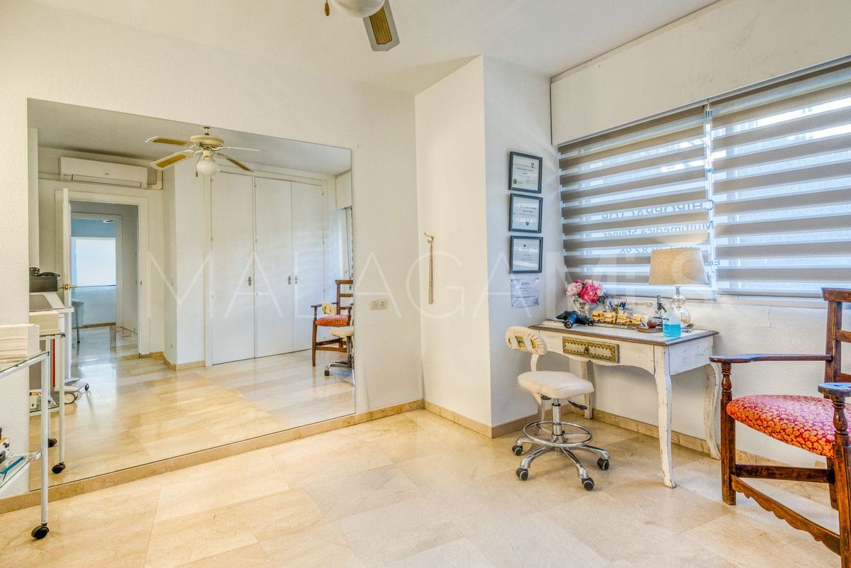 Erdgeschosswohnung for sale in Estepona