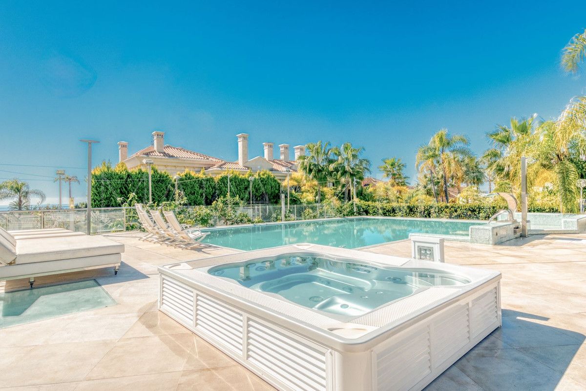 Villa for sale in Bahia de Marbella