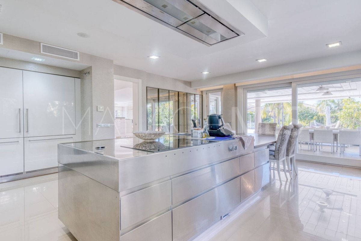 Villa for sale in Bahia de Marbella