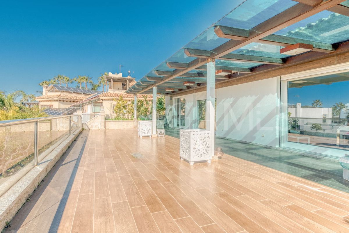 Villa for sale in Bahia de Marbella