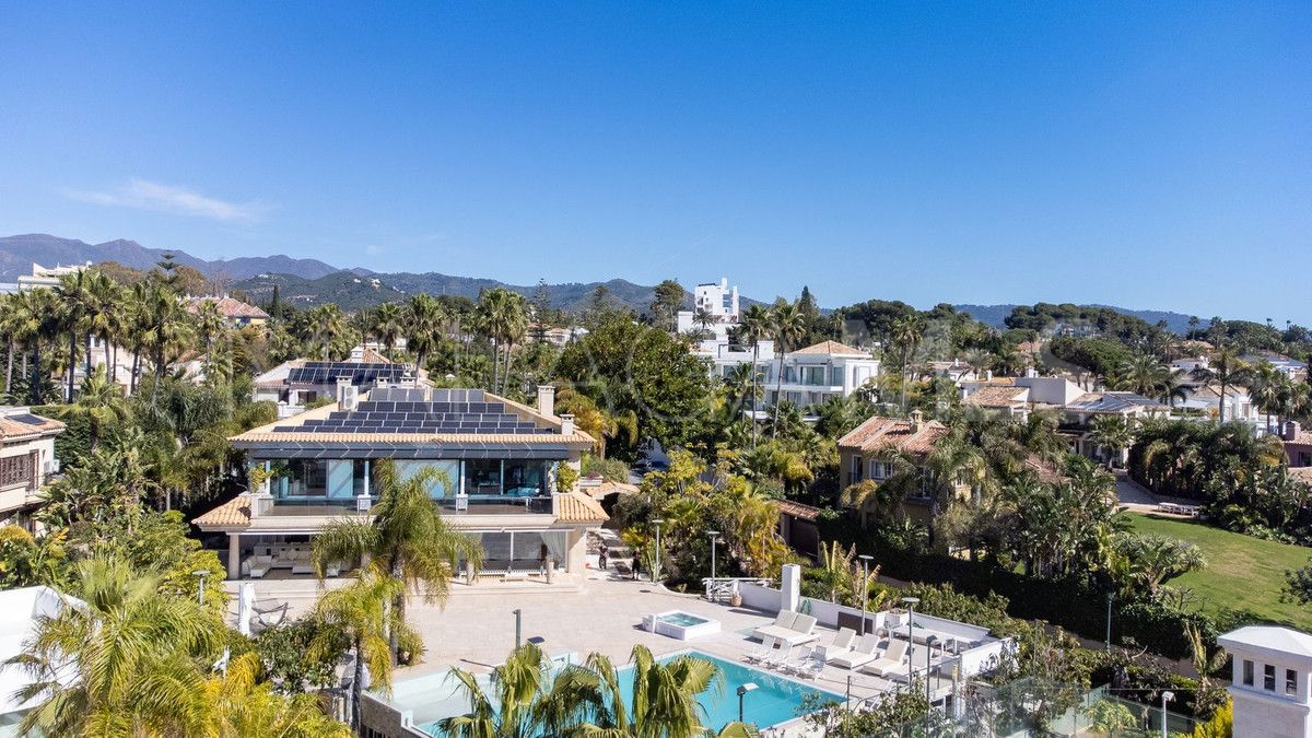 Villa for sale in Bahia de Marbella