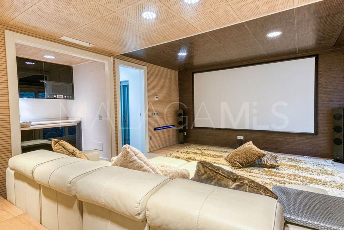 Villa for sale in Bahia de Marbella