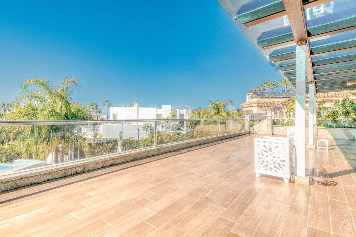 Villa for sale in Bahia de Marbella