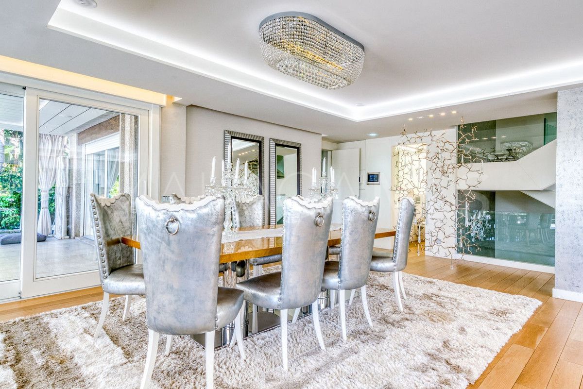 Villa for sale in Bahia de Marbella