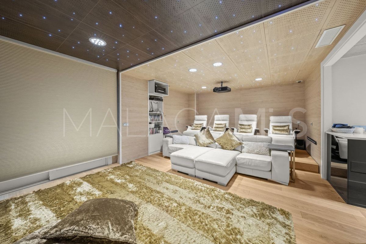 Villa for sale in Bahia de Marbella