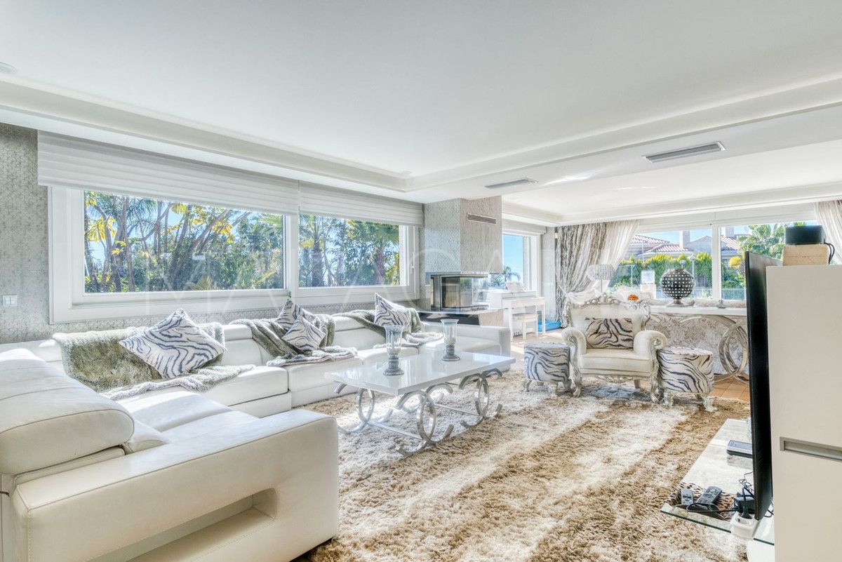 Villa for sale in Bahia de Marbella