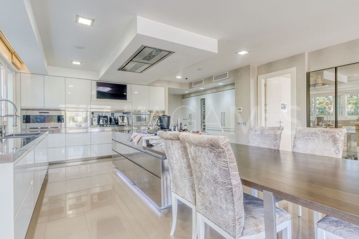 Villa for sale in Bahia de Marbella