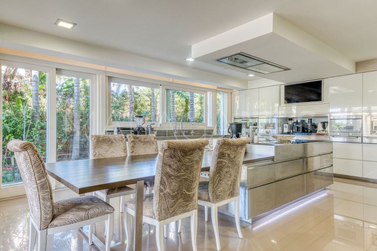 Villa for sale in Bahia de Marbella