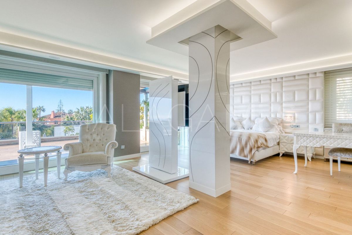 Villa for sale in Bahia de Marbella