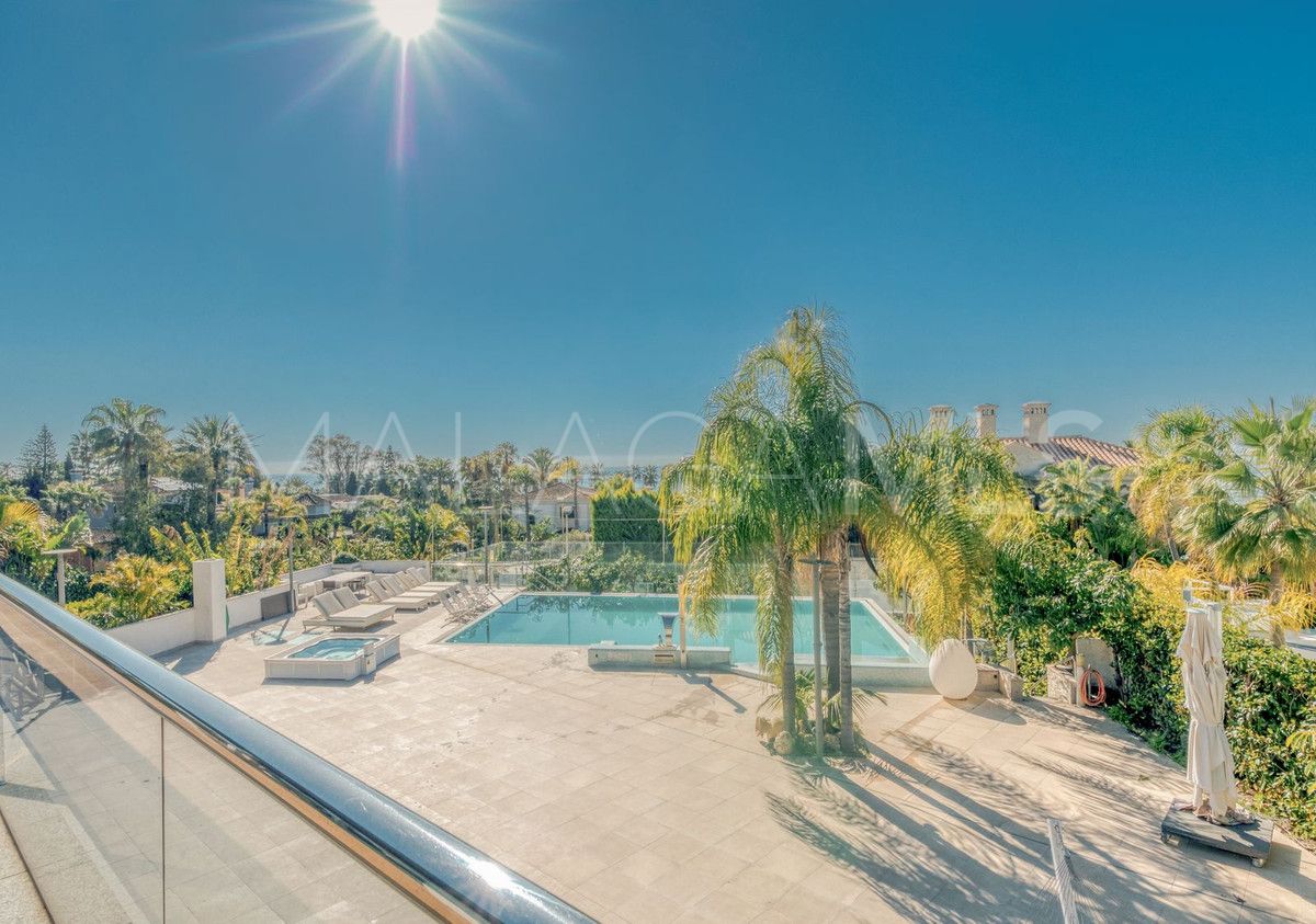 Villa for sale in Bahia de Marbella