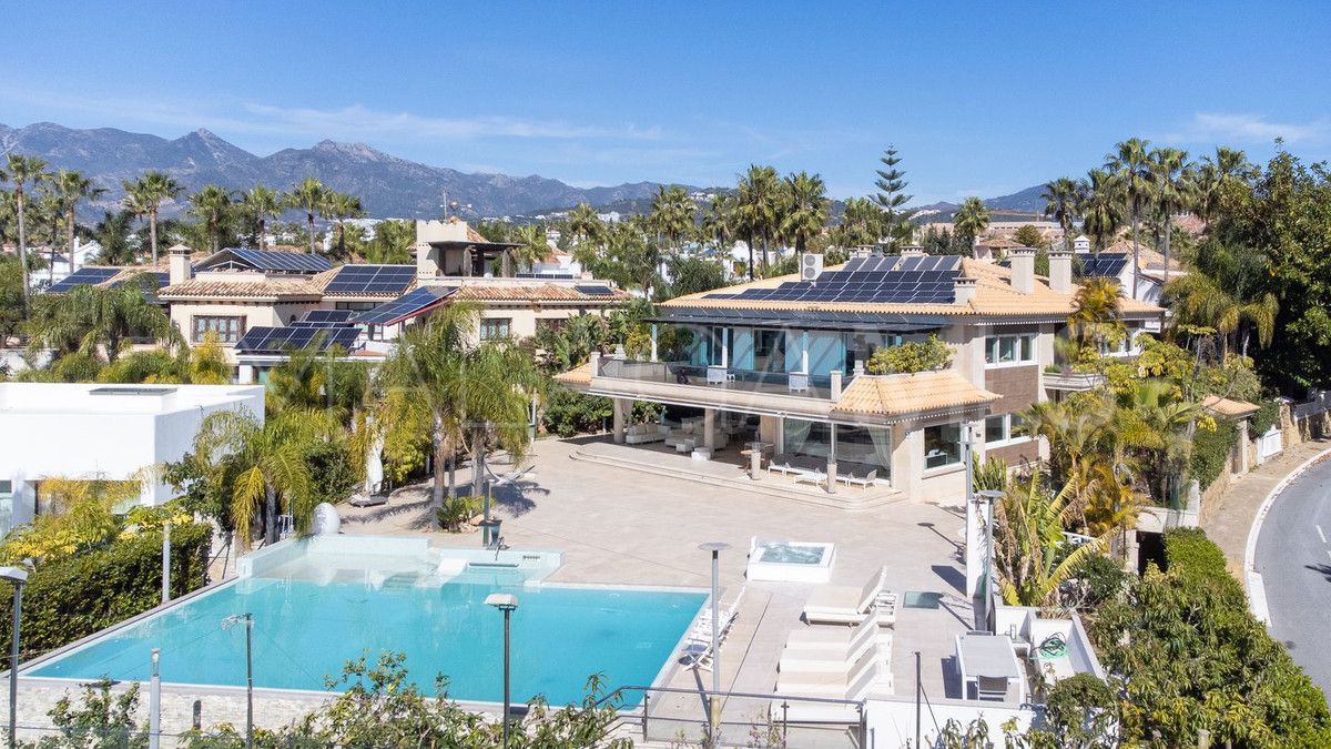 Villa for sale in Bahia de Marbella