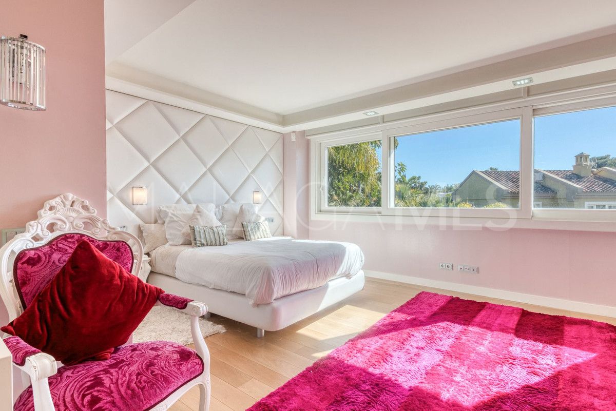 Villa for sale in Bahia de Marbella