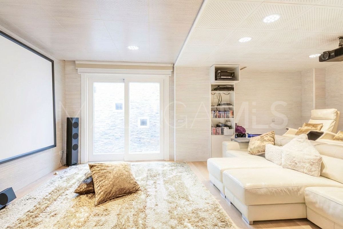 Villa for sale in Bahia de Marbella