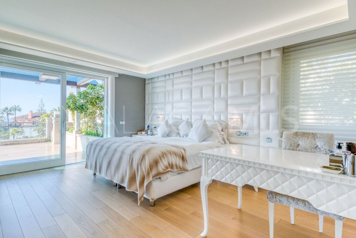 Villa for sale in Bahia de Marbella