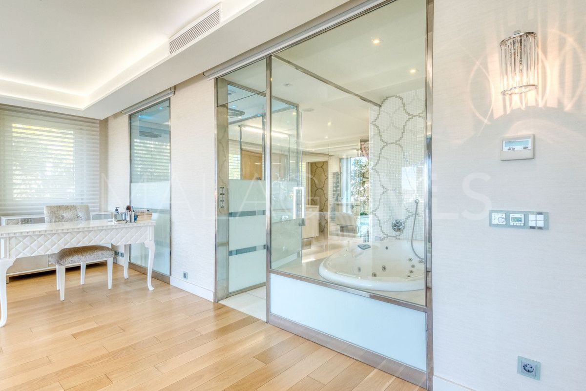 Villa for sale in Bahia de Marbella