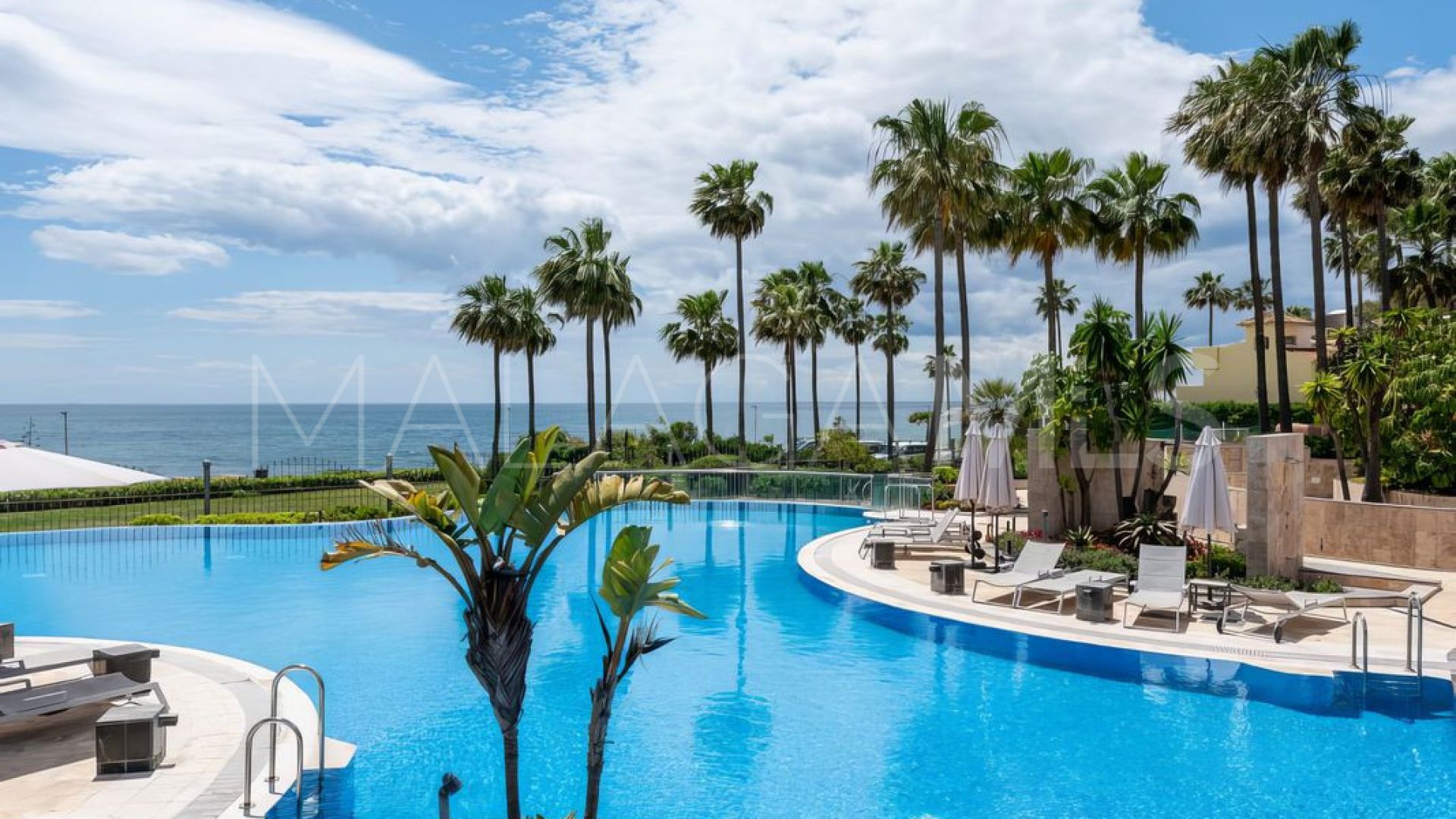 Apartamento planta baja de 3 bedrooms for sale in New Golden Mile