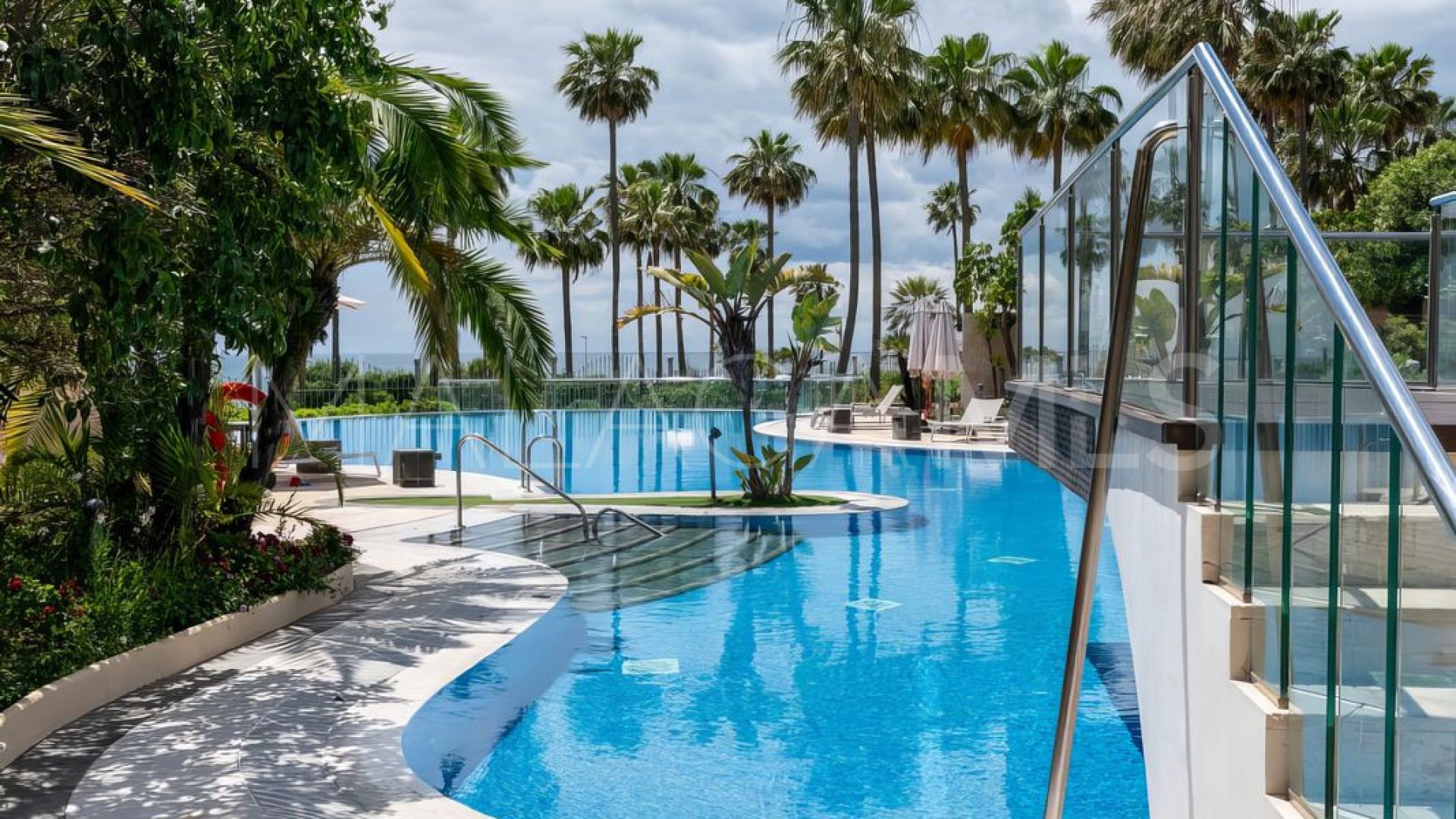 Apartamento planta baja de 3 bedrooms for sale in New Golden Mile