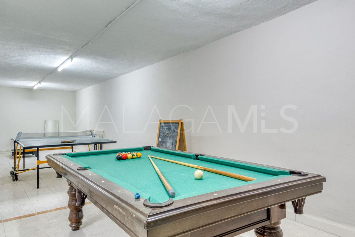 Villa for sale in Calahonda