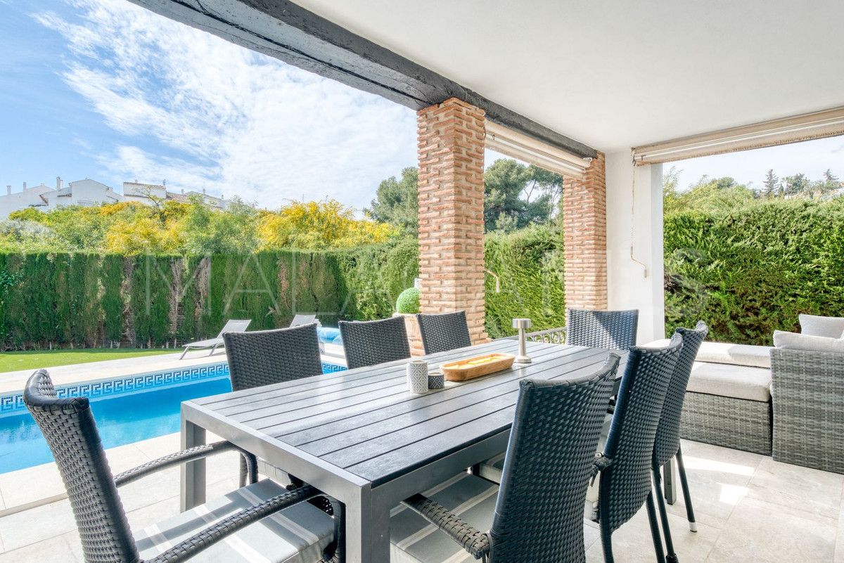 Villa for sale in Calahonda