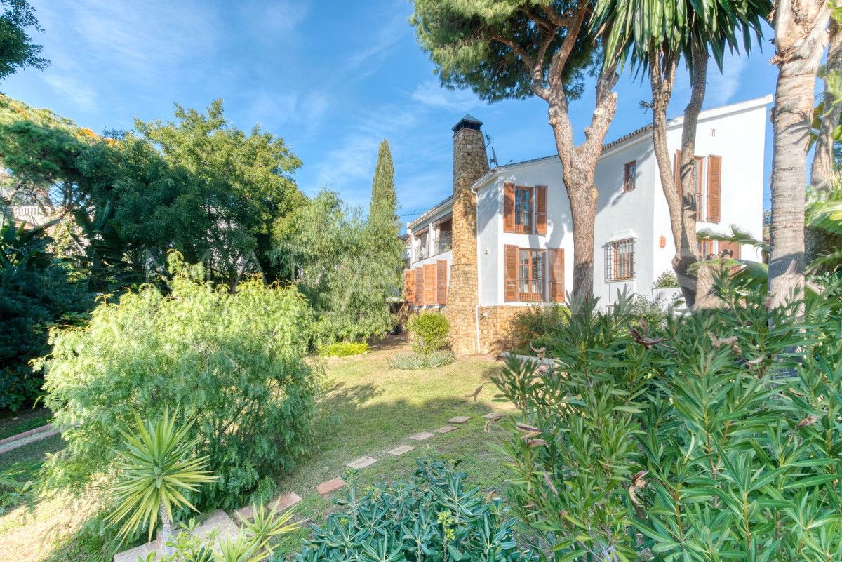 7 bedrooms Elviria villa for sale