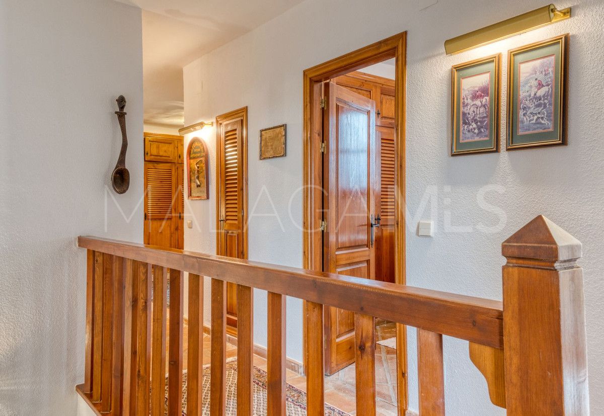 7 bedrooms Elviria villa for sale