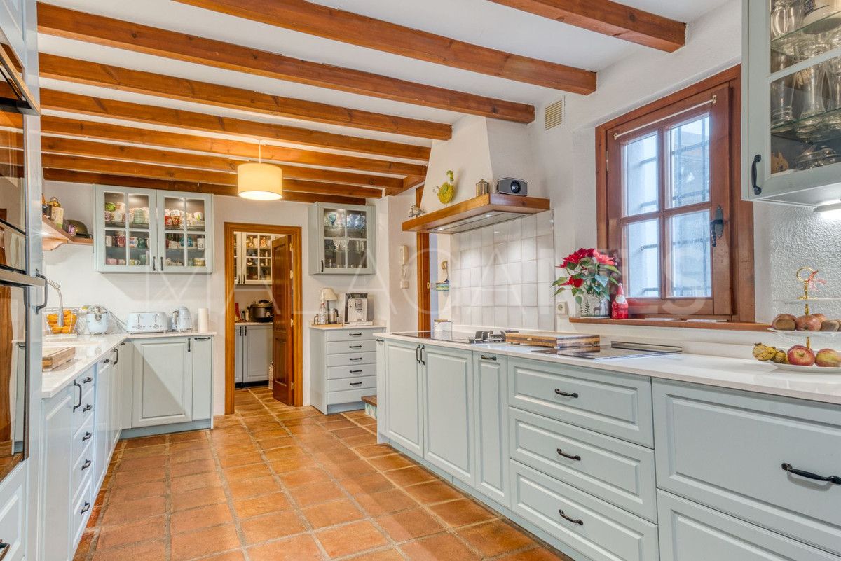 7 bedrooms Elviria villa for sale