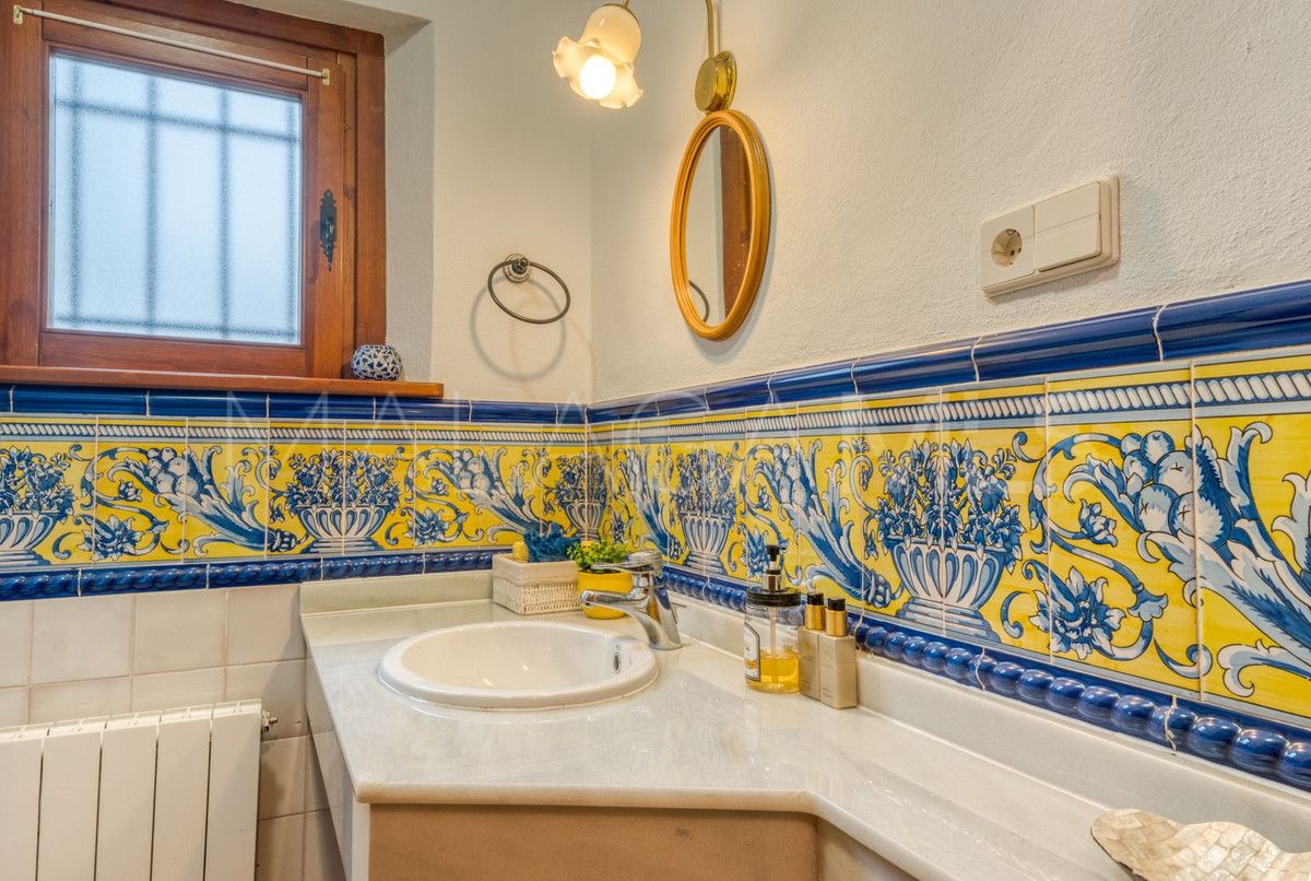 7 bedrooms Elviria villa for sale