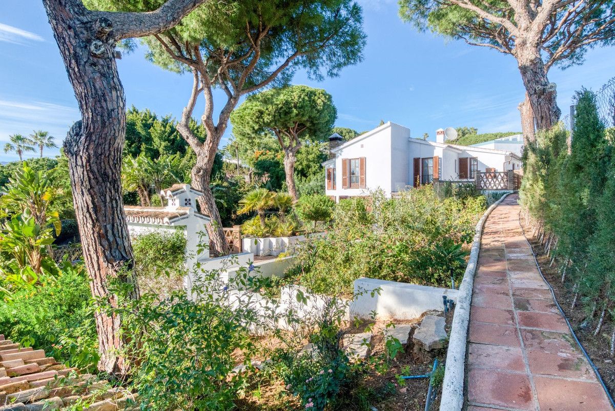 7 bedrooms Elviria villa for sale