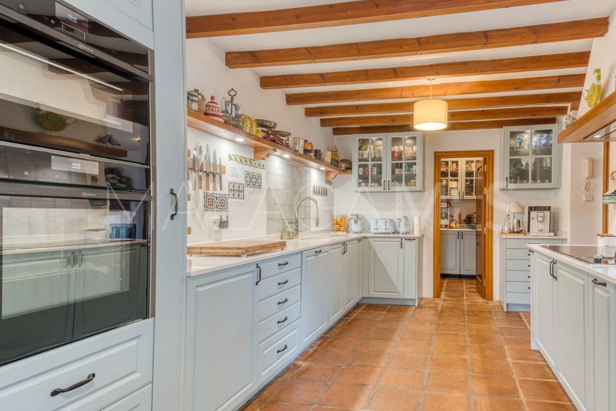 7 bedrooms Elviria villa for sale