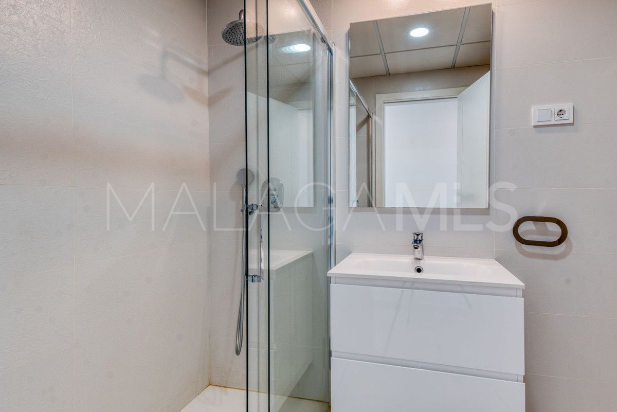 Se vende Ático in Estepona with 2 bedrooms