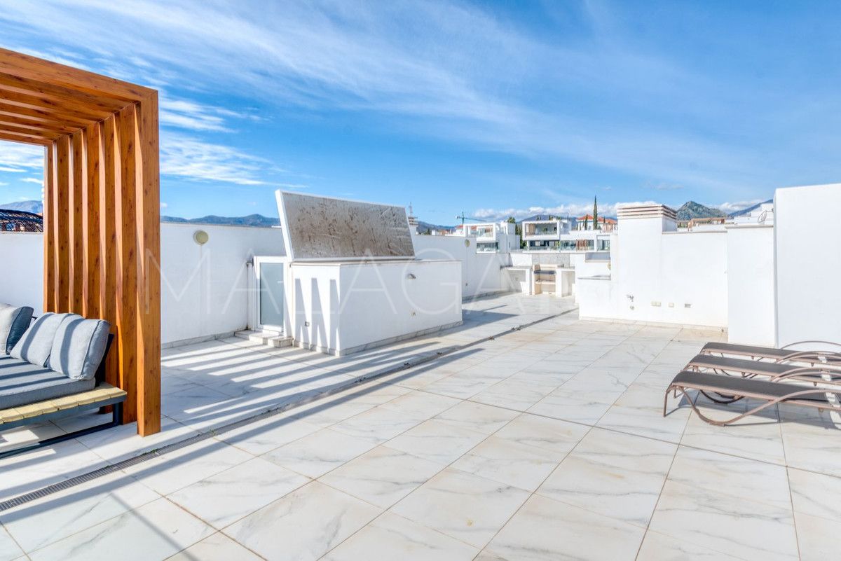 Se vende Ático in Estepona with 2 bedrooms