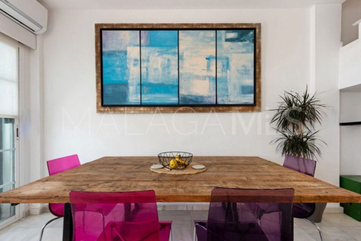 Villa de 4 bedrooms for sale in New Golden Mile