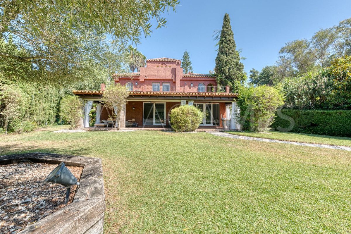 Nueva Andalucia, villa with 6 bedrooms for sale