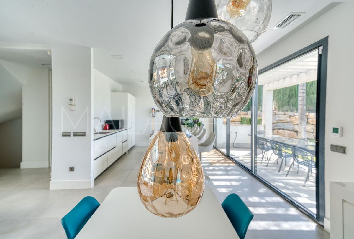 Villa for sale in Estepona