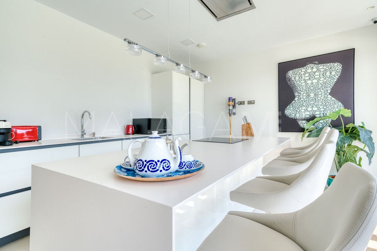 Villa for sale in Estepona