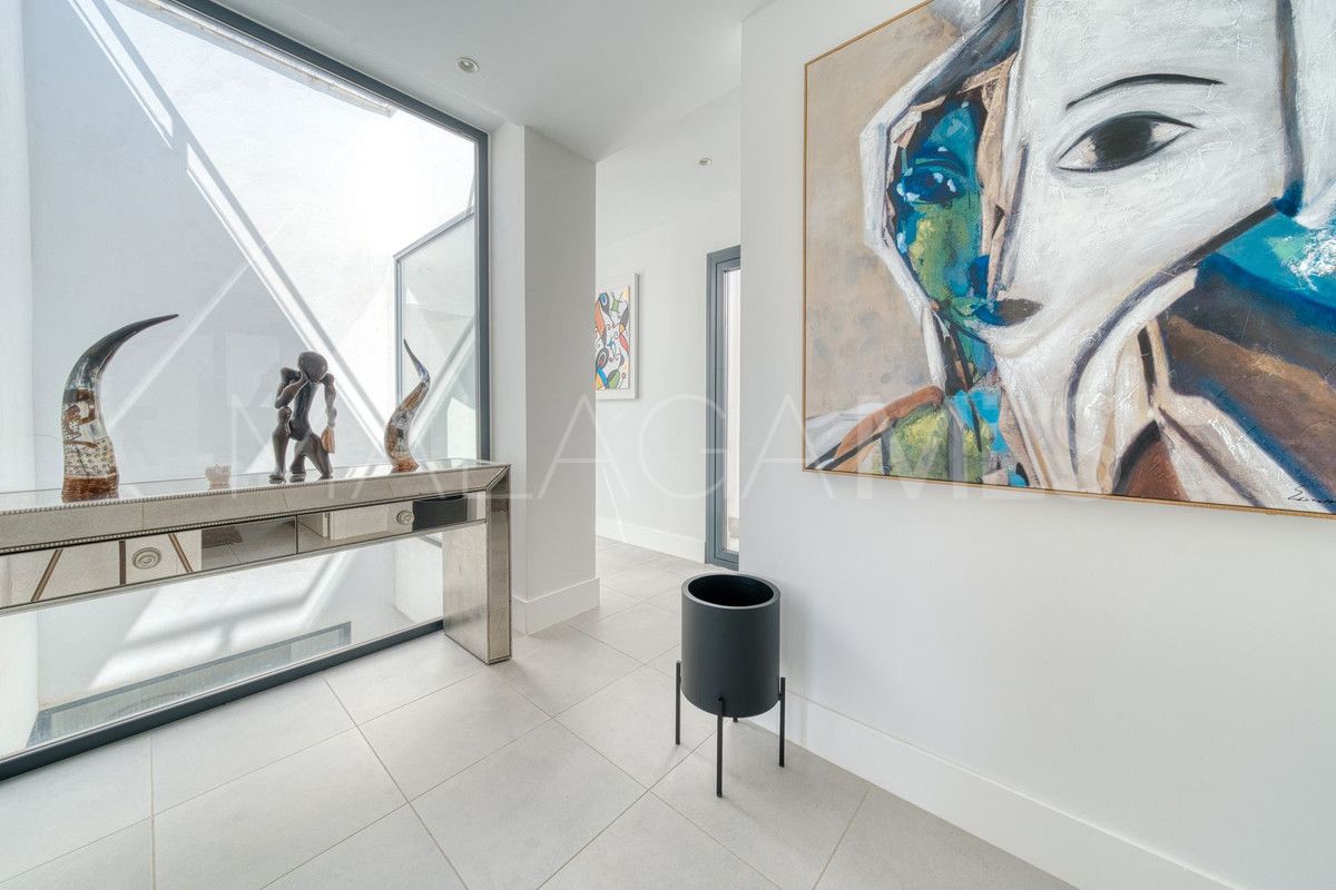 Villa for sale in Estepona