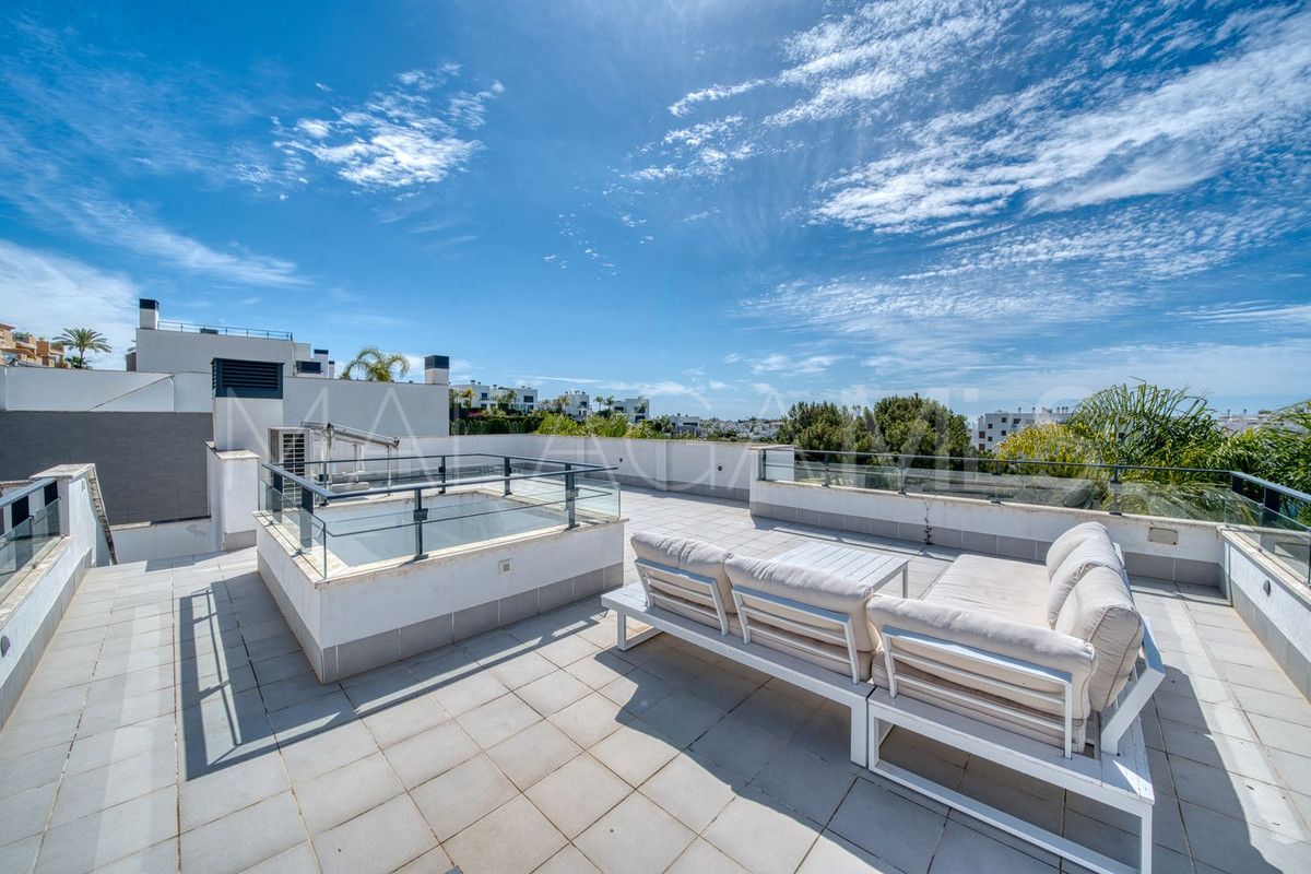 Villa for sale in Estepona