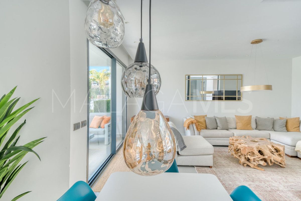 Villa for sale in Estepona