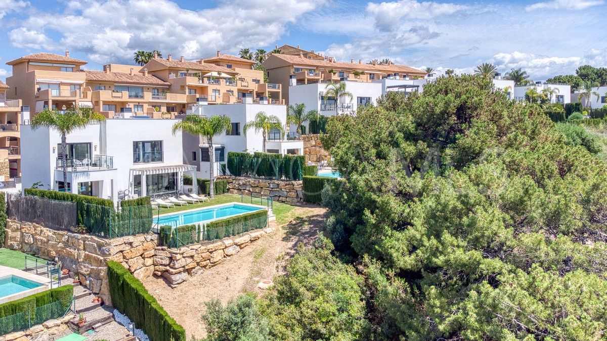 Villa for sale in Estepona