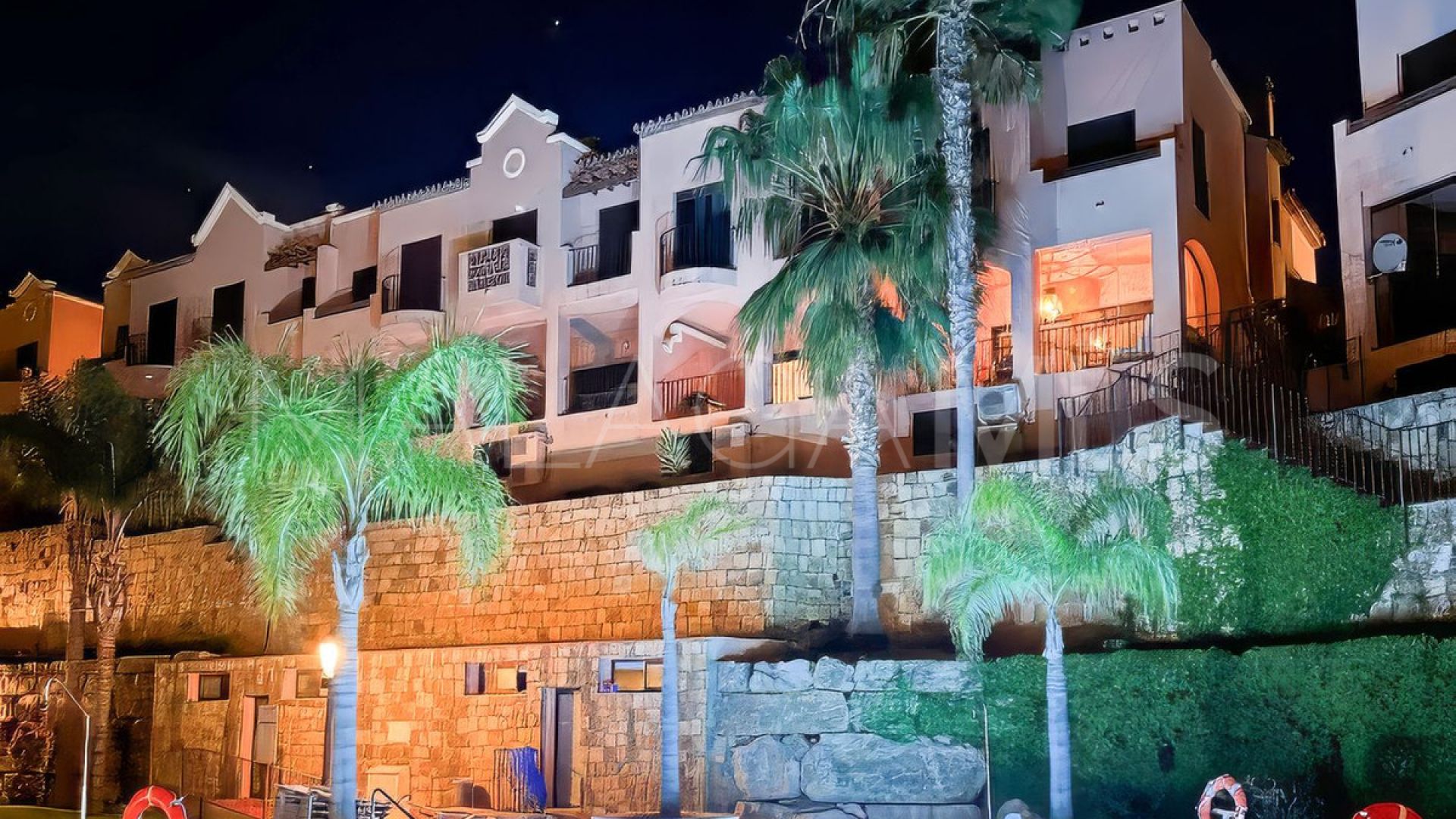 Radhus for sale in Estepona