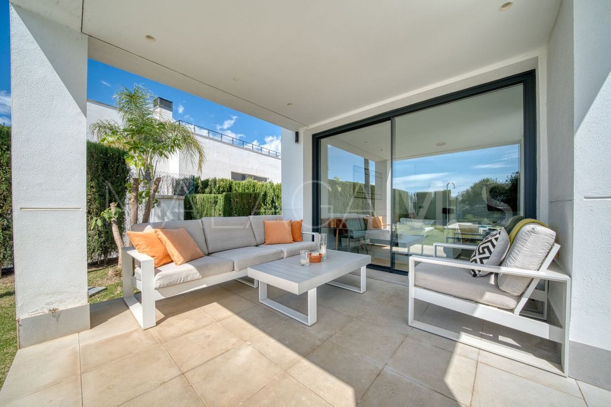 Villa for sale in Estepona