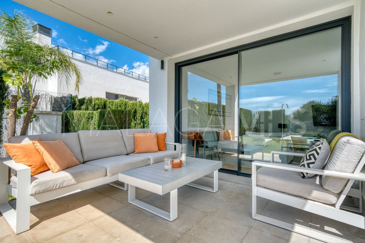 Villa for sale in Estepona