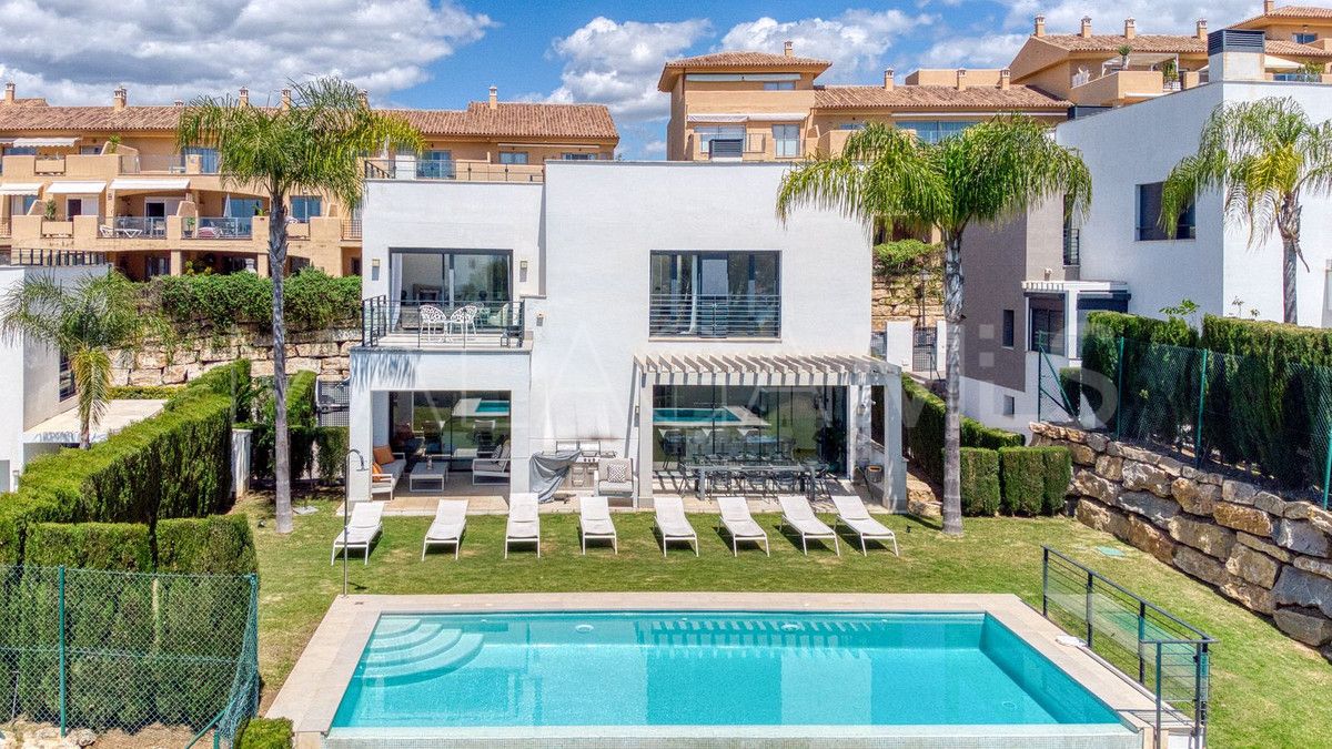 Villa for sale in Estepona